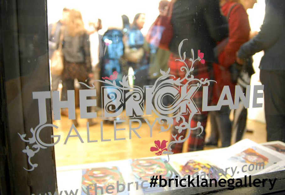 Musa i Nostalgia w Bricklane Gallery w Londynie